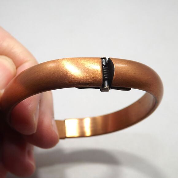 Vintage Whiting & Davis Copper Hinged Bracelet, 1960s - Picture 4 of 10